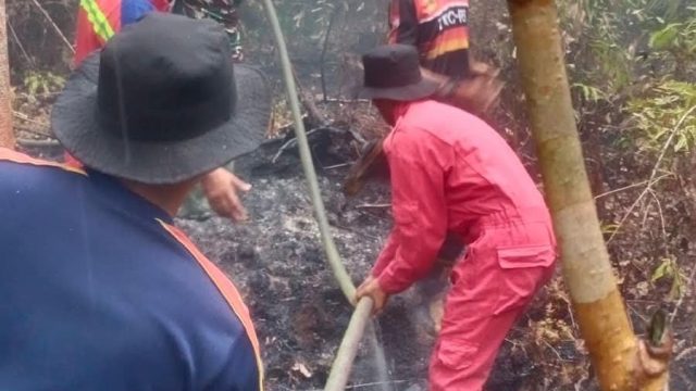 Tim Gabungan Berhasil Padamkan Kebakaran Lahan Di Desa Mapar, Luas Terbakar ± ½ Hektare
