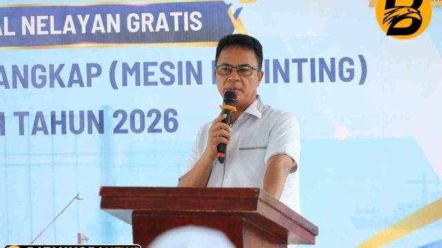 Realisasikan Pokir, Wakil Ketua I DPRD Kota Batam Serahkan 100 Mesin Ketinting untuk Nelayan Se-Kecamatan Belakangpadang