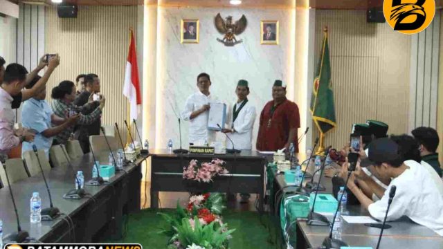Terima Aksi Damai HMI, Ketua DPRD Batam Dukung Aspirasi Penanganan Karhutla